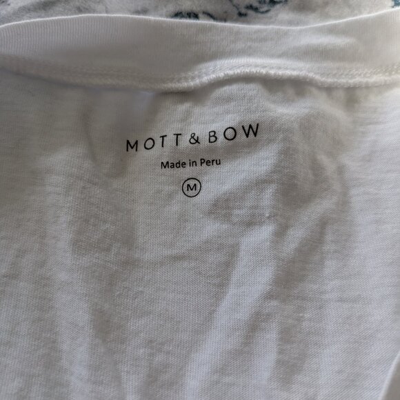 Mott & Bow White T-shirt - Picture 2 of 4